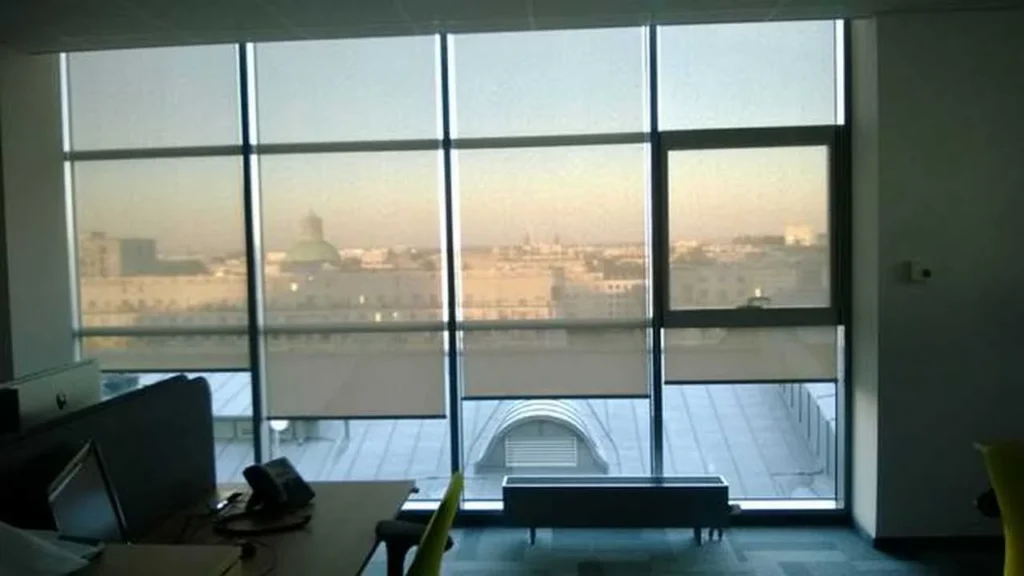 rolety z folii refleksyjnej cena