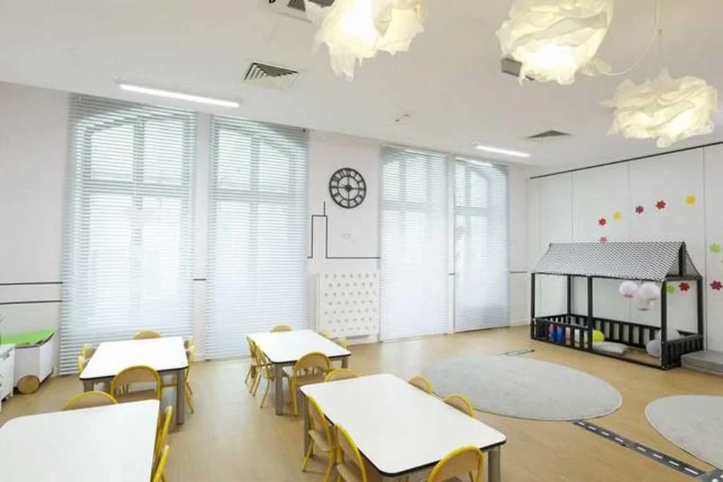 żaluzje okienne wewnętrzne aluminiowe