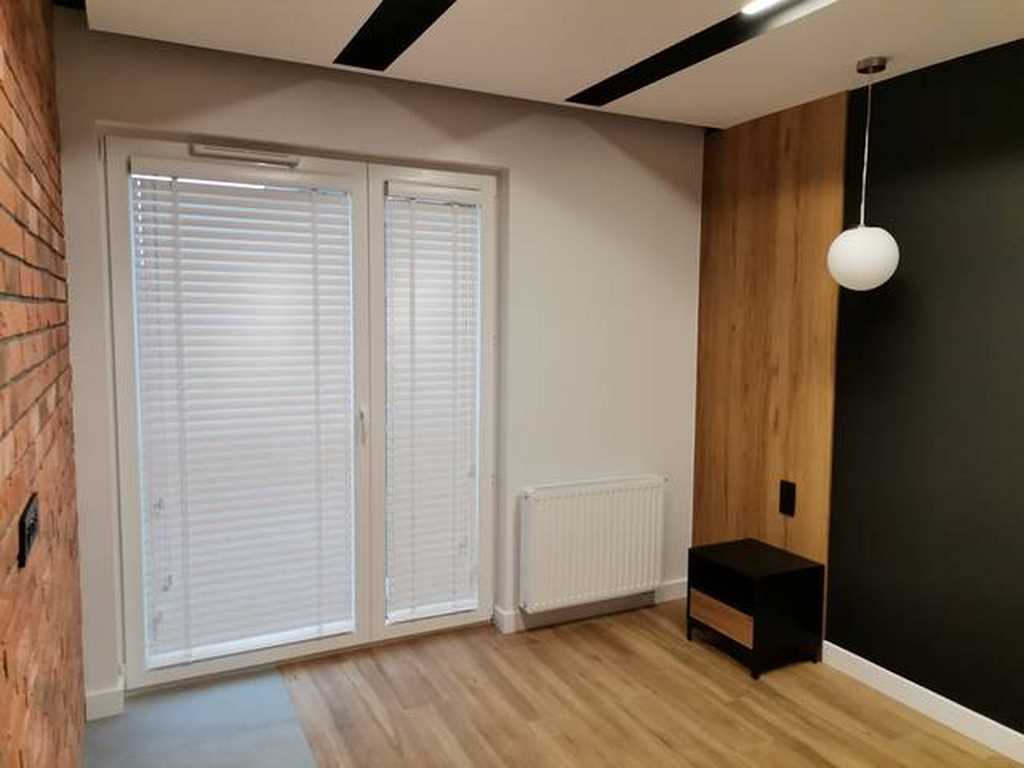 żaluzje na okna drewniane