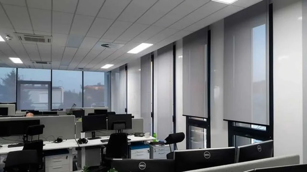 Jakie rolety do biurowca